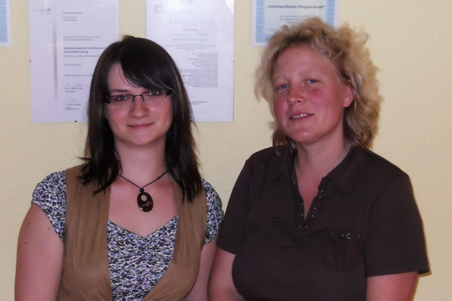 Maria Wolf und Simone Schmidt sind die Auszubildenden im 1. Lehrjahr im Schuljahr 2011/12